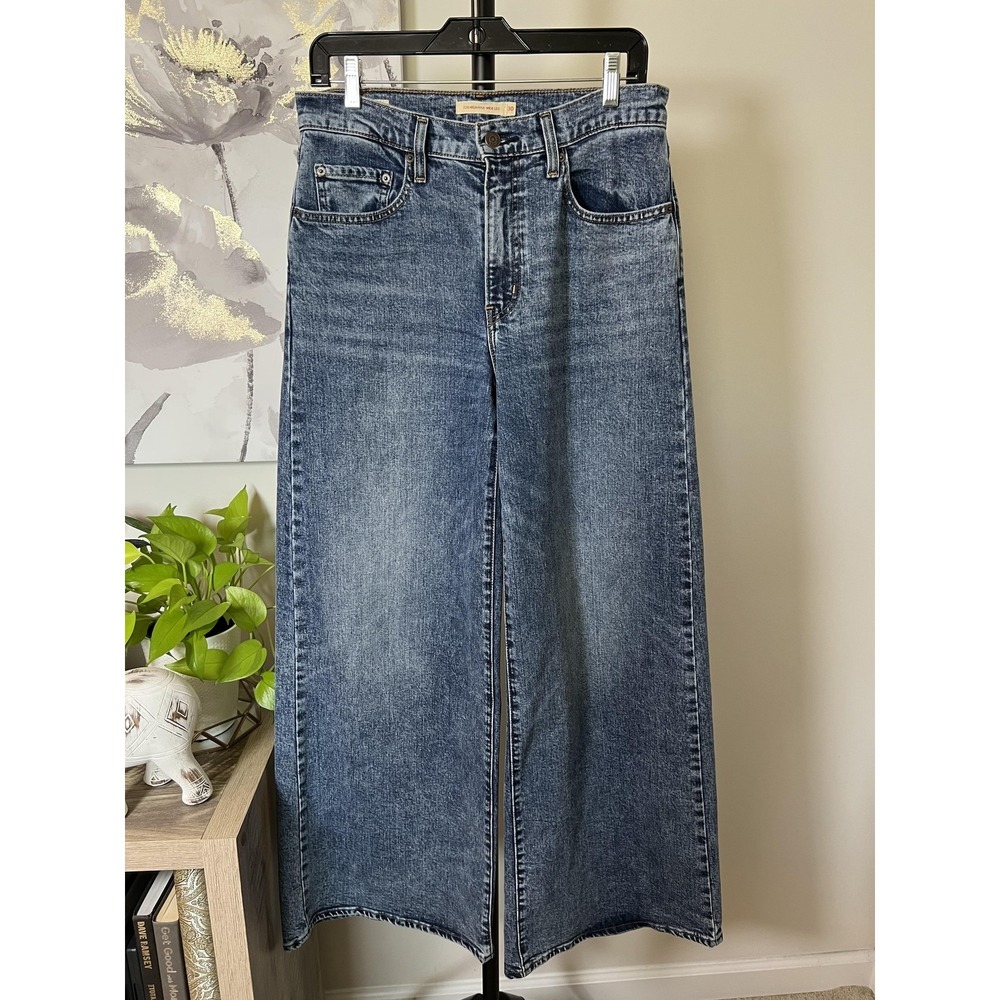 Levi's High Rise Wide Leg Jeans - Medium Blue Wash